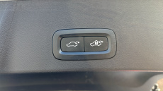 Volvo XC40 2.0 B4P Ultra Dark 5dr Auto Petrol Estate